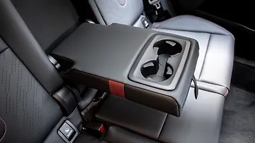 मिनी कंट्रीमैन पीछे की ओर कप होल्डर्स