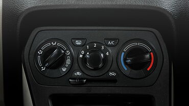 Discontinued Maruti Suzuki Wagon R 2019 AC Controls