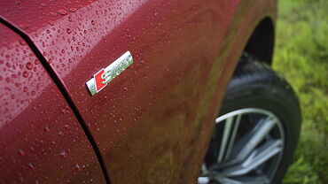 Audi Q8 Side Badge