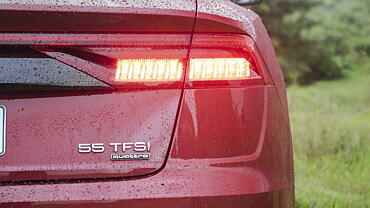 Site line St bedstemor Q8 Tail Light/Tail Lamp Image, Q8 Photos in India - CarWale