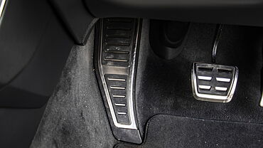 Audi Q8 Dead Pedal