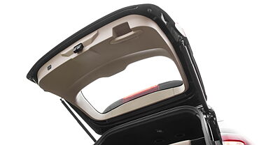 Ford Endeavour Open Boot/Trunk