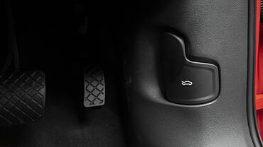 Audi e-tron Bonnet/Hood release