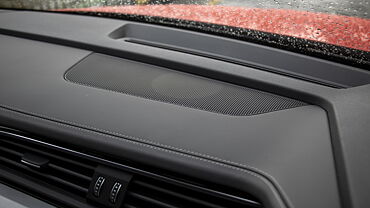 Audi e-tron Central Dashboard - Top Storage/Speaker
