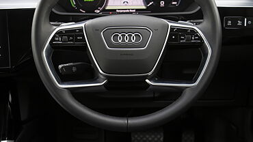 Audi e-tron Horn Boss