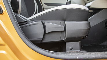 Discontinued Renault Triber 2019 Seat Adjustment Manual for Driver