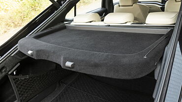 Skoda Octavia Bootspace with Parcel Tray/Retractable