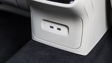 Skoda Octavia Rear Row Charging Point