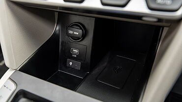 Hyundai Elantra USB Port/AUX/Power Socket/Wireless Charging
