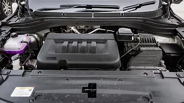 Mahindra XUV700 Engine Shot