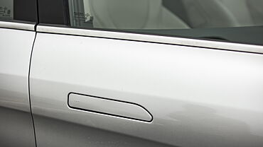 Mahindra XUV700 Front Door Handle
