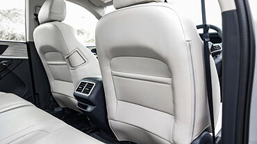 Mahindra XUV700 Front Seat Back Pockets