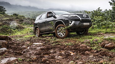 Discontinued Toyota Fortuner 2016 Action