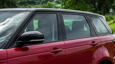 2022 range rover back