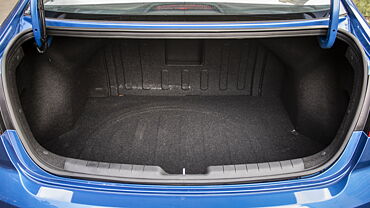 Hyundai Elantra Boot Space