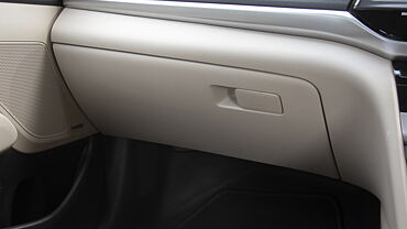Hyundai Elantra Interior