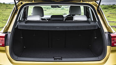 Volkswagen T-Roc [2020-2021] Bootspace with Parcel Tray/Retractable