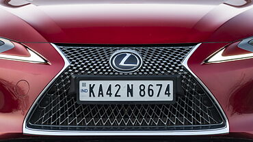 Lexus LC 500h Front Logo
