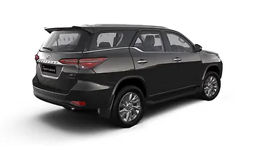 टोयोटा फ़ॉर्च्यूनर राइट रियर थ्री क्वार्टर