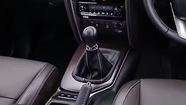 टोयोटा फ़ॉर्च्यूनर गियर शिफ़्टर / गियर शिफ़्टर स्टॉक