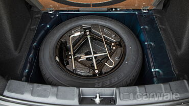 Discontinued Tata Nexon EV 2020 Wheels-Tyres