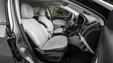 Discontinued Jeep Compass 2017 Front-Seats