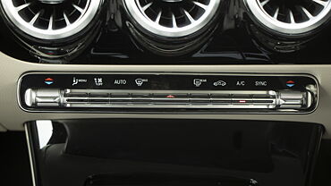 Discontinued Mercedes-Benz A-Class Limousine 2021 AC Controls