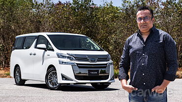 Discontinued Toyota Vellfire 2020 Front Right Three-Quarter