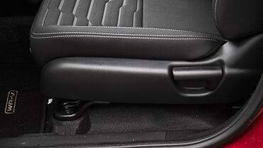 Honda WR-V Seat Adjustment Manual for Front Passenger