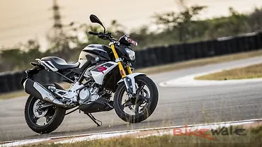 Bmw G310r G310gs Bs4 Available With Up To Rs 96 500 Discount Bikewale Bmw G310r G310gs Bs4 Available With Up To Rs 96 500 Discount Bikewale