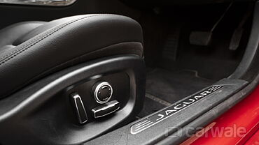 Jaguar XE Front-Seats