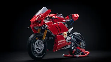 Ducati Panigale V4 R now Lego-lized 