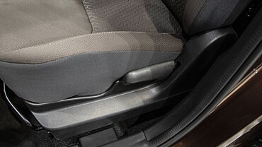 Toyota Urban Cruiser Seat Adjustment Manual for Front Passenger