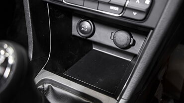 Toyota Urban Cruiser USB Port/AUX/Power Socket/Wireless Charging