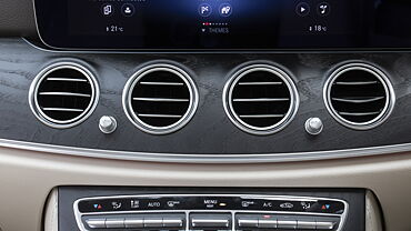 Mercedes-Benz E-Class Front Centre Air Vents