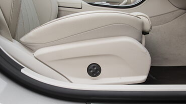मर्सिडीज़ बेंज़ ई-क्लास ड्राइवर के लिए सीट इलेक्ट्रिक सीट एड्जस्टमेंट