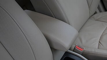 Maruti Suzuki Ciaz Front Centre Arm Rest