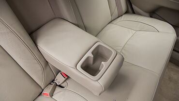 Maruti Suzuki Ciaz Rear Cup Holders