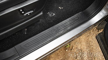 Discontinued MG Hector 2021 Front Scuff Plates