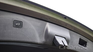 Discontinued MG Hector 2019 Open Boot/Trunk Electric Boot Lid Release