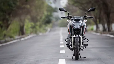 TVS Apache RTR 200 4V Front View