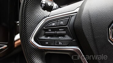 MG Hector Plus [2020-2023] Steering Mounted Controls