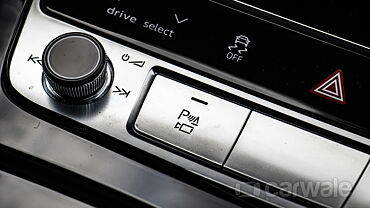 Audi Q8 360-Degree Camera Control