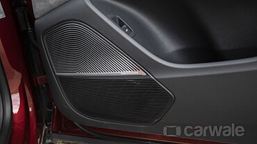 Audi Q8 Front Speakers