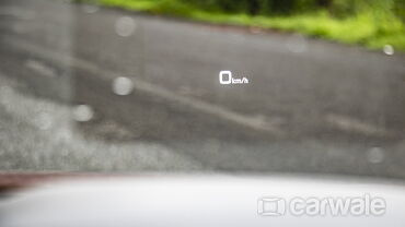 Audi Q8 Head-Up Display (HUD)