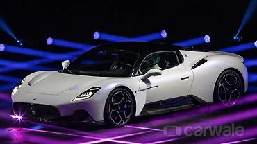 Maserati MC20 breaks cover with 621bhp V6 - CarWale
