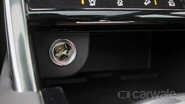 Discontinued Land Rover Discovery Sport 2020 USB Port/AUX/Power Socket/Wireless Charging