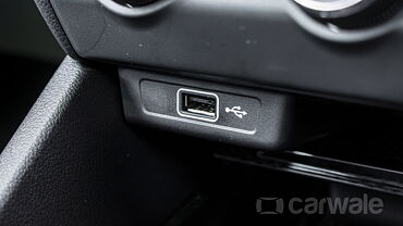 Skoda Octavia RS 245 USB Port/AUX/Power Socket/Wireless Charging