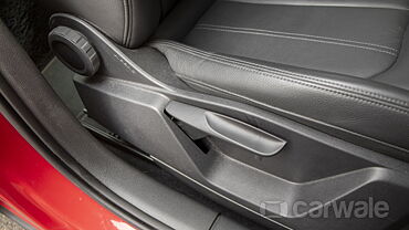 Audi Q2 Seat Adjustment Manual for Driver
