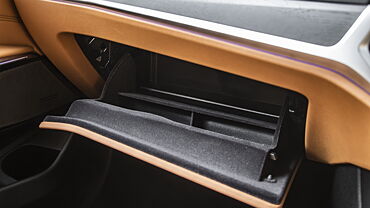 BMW 3 Series Gran Limousine [2021-2023] Glove Box
